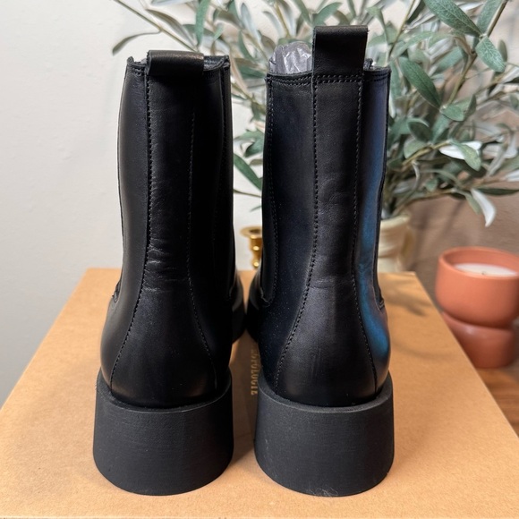 Anthropologie Women’s 41 Black Chelsea Ankle Leather Boots Classic Chunky Comfy - Picture 4 of 6